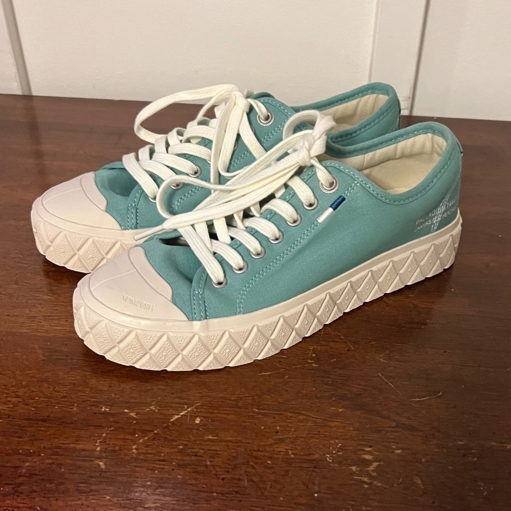 Palladium Canvas Sneakers with White Accents NEW size 7